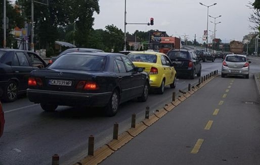 Софийски тарикат взе „гениално” решение, за да спести няколко минутки в трафика (СНИМКА)