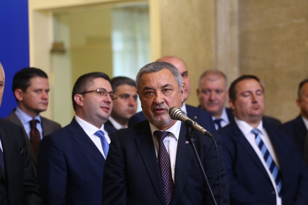 Симеонов: Не ми е на нивото да коментирам глупотевините, които ръси от сутрин до вечер Нинова