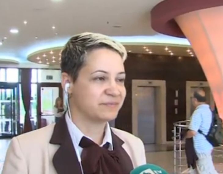 Дъщерята на ритнатата камериерка: Когато дават Рагин по телевизията си обръщам главата