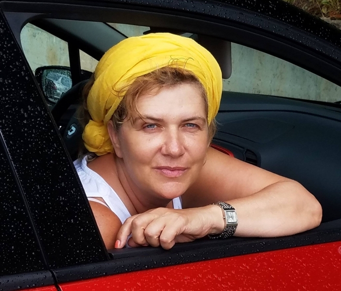 Заплашиха с убийство интернет звездата Татяна Кристи заради пародия на Рагин 