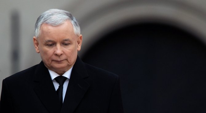 Протест срещу Ярослав Качински бе разпръснат от полицията във Варшава