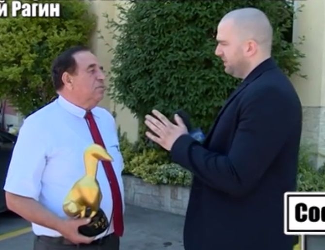 След гръмкия скандал: "Златен скункс" за Благой Рагин