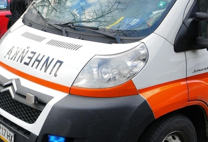 Сигнал до БЛИЦ: Мъж се хвърли от блок в столицата 