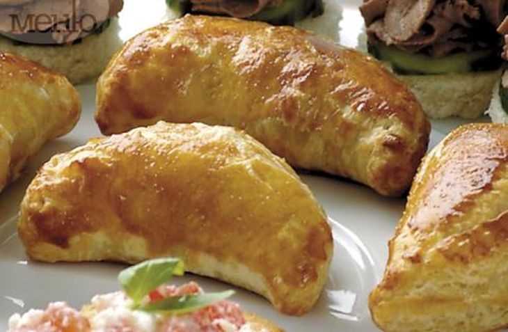 Вкусни, сочни и апетитни! Не изпускайте да пробвате тези банички с шунка и маслини