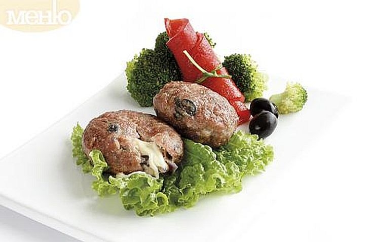 Бързо, лесно, вкусно! Апетитни кюфтенца с моцарела пленяват всичките ви сетива!