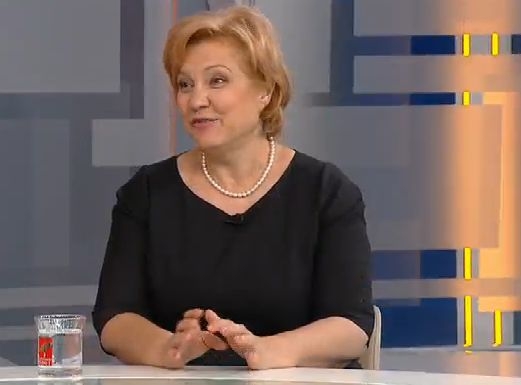 Менда Стоянова попари полицаите, но обяви нещо много важно за данъците и стенограмите, свързани с КТБ