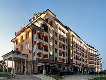 Силен интерес към сделки с имоти по морето и в София