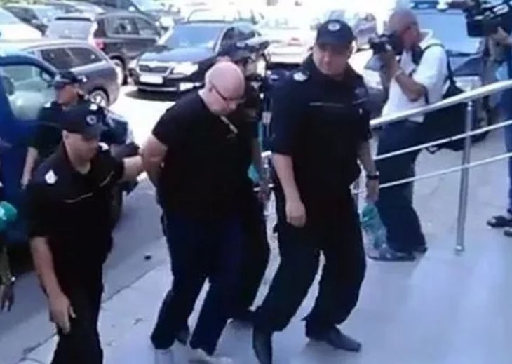 Подивелият швед Ралф пак хленчи пред съда в Бургас  