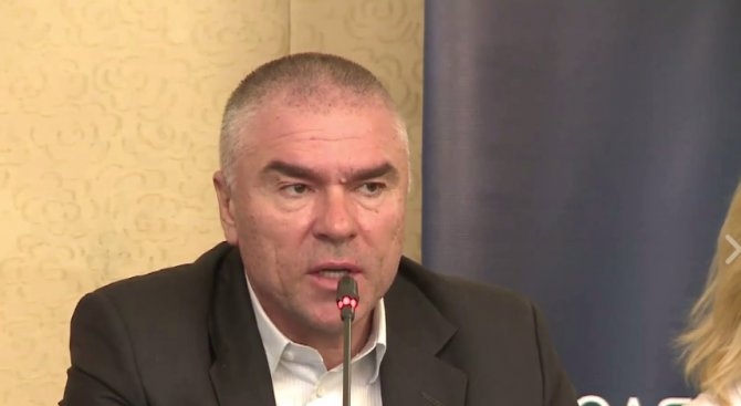 Марешки направи страшно шоу в парламента!