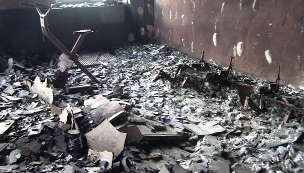Вижте първи потресаващи СНИМКИ и ВИДЕО от вътрешността на изпепелената и отнела десетки животи "Кула на ада" в Лондон   