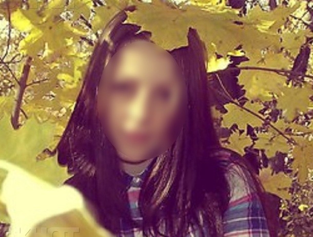 22-годишно момиче и приятелят ѝ станаха жертва на бурен секс на задната седалка на "Нива" 