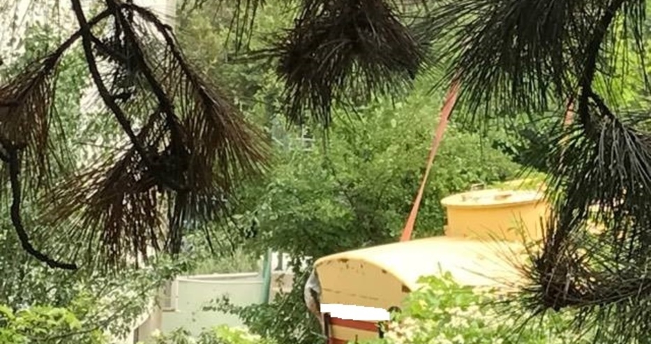 Ужас във Варна: Камион се катурна в пропаст (СНИМКИ)