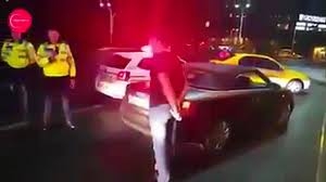 Пиян скочи на полицай, но после за него стана страшно (ВИДЕО)