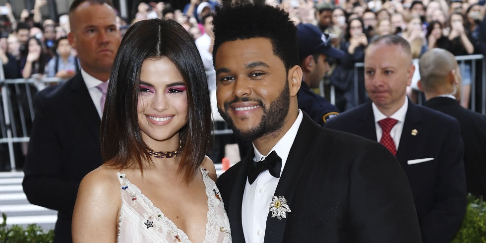 Певецът The Weeknd планира изненада за приятелката си Селена Гомез