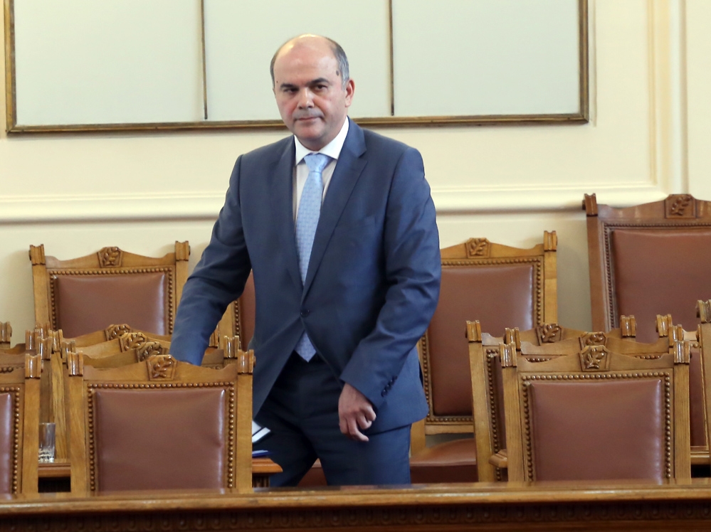 Бисер Петков обеща нов закон за хората с увреждания