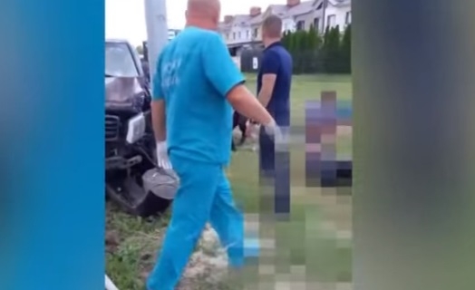 Жена се возеше с мъжа си в джип, изведнъж хвана нож и стана страшно (ВИДЕО)