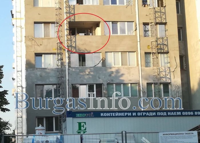  Напрежението в бургаския кв. „Славейков” расте! Полиция и психолози увещават Мартин да пусне невредимо детето си (СНИМКИ)