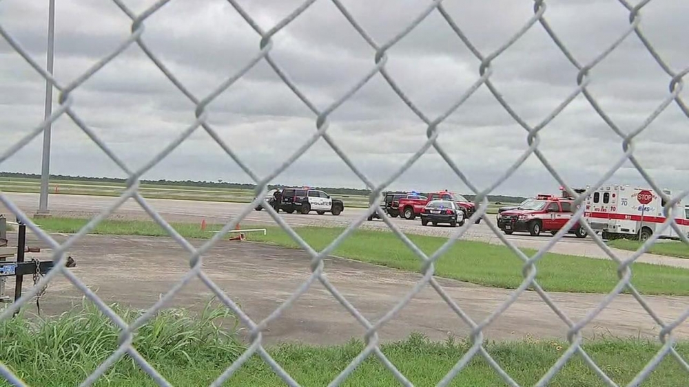 Изтребител F-16 на американските ВВС се разби в Хюстън (СНИМКИ/ВИДЕО)