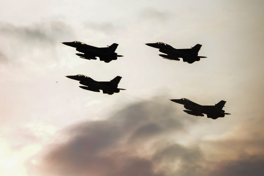 Министерството на отбрана на Полша обясни ясно на Москва защо полски F-16 са прихванали самолета на Шойгу