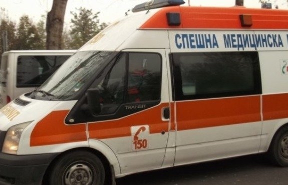 Бургазлия припадна зад волана и на кръговото до "Мираж" стана страшно!