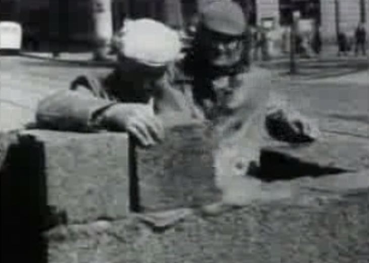 Денят, в който издигнаха Берлинската стена (ВИДЕО)