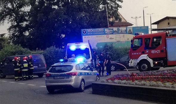 Евакуираха стотици пътници от влак след заплаха от бомба, изпратена до полицията (СНИМКИ/ВИДЕО)