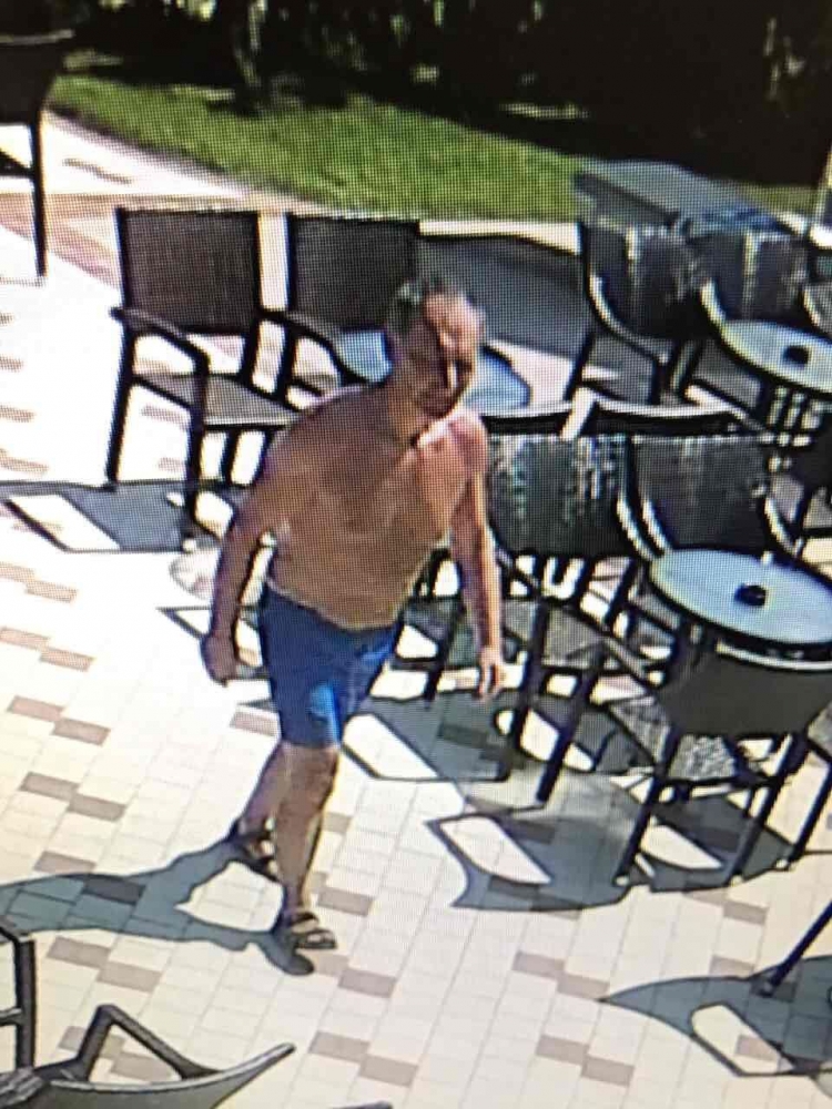 Първи СНИМКИ на английския педофил-страшилище, подлудил Слънчев бряг