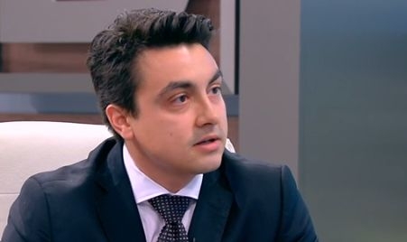 Момчил Неков: Мария Габриел няма стратегия по нейния ресор