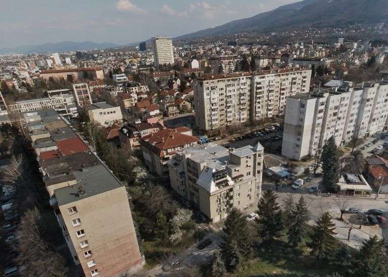 Столичен квартал пропищя от нощни крясъци, полицията нехаела 