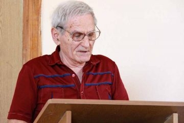 78-годишен мъж завърши магистърска програма във Велико Търново и направи фурор