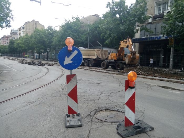 Фоторепортаж в БЛИЦ: Вижте как изглежда бул. "Дондуков" след започването на ремонта 