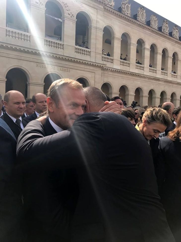 Първо в БЛИЦ! Бойко се показа покрусен в Париж! (СНИМКИ)