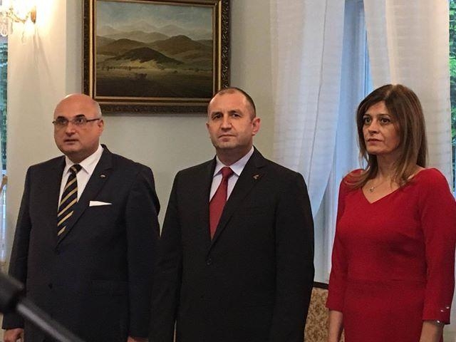 Румен Радев се срещна с българите в Полша и разкри защо ще участва в инициативата "Три морета" (СНИМКИ)