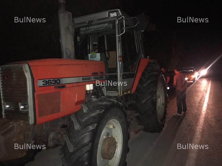 Кола се размаза в трактор на Е-79 край Враца (СНИМКИ)