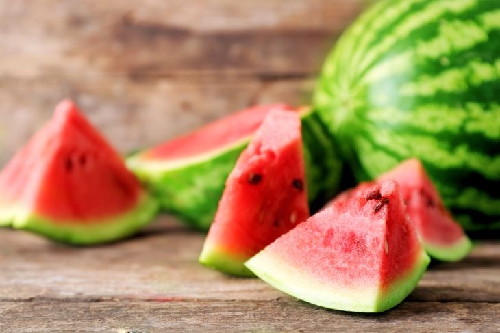 Полезна или вредна е динята за стомаха?