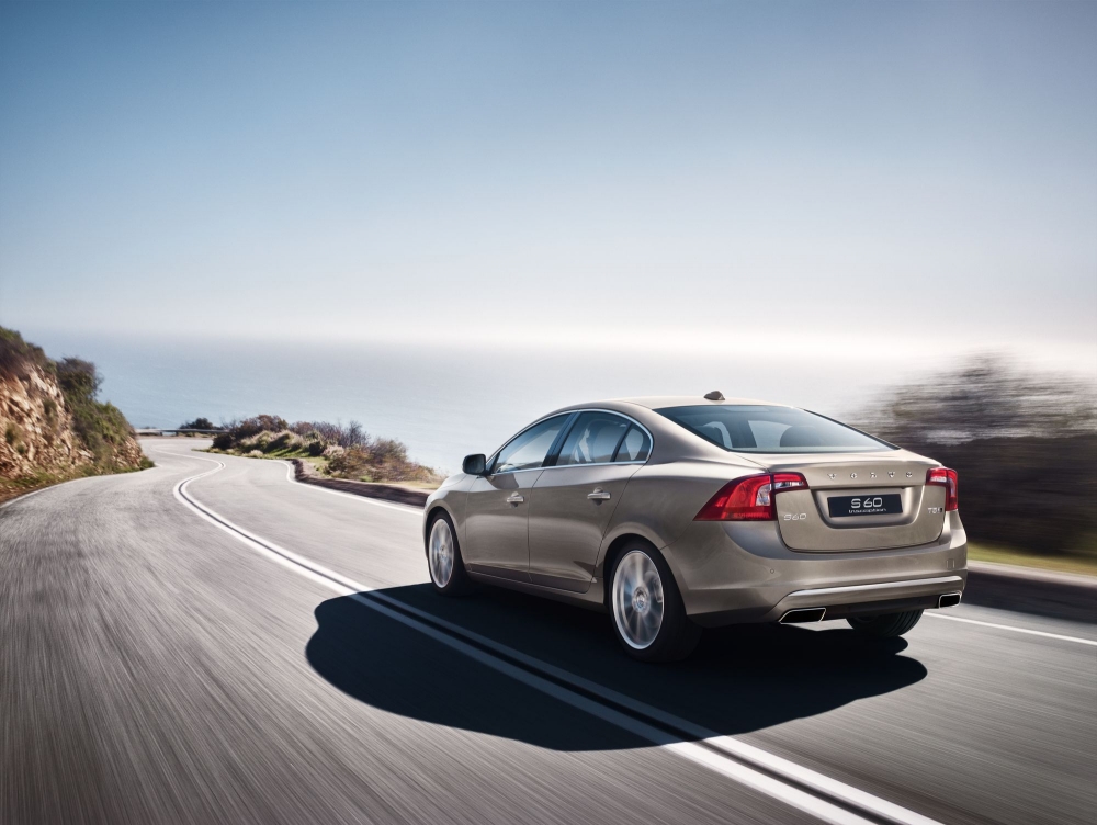 Volvo S60 – спортен дух и бизнес визия с грижа за природата (СНИМКИ)