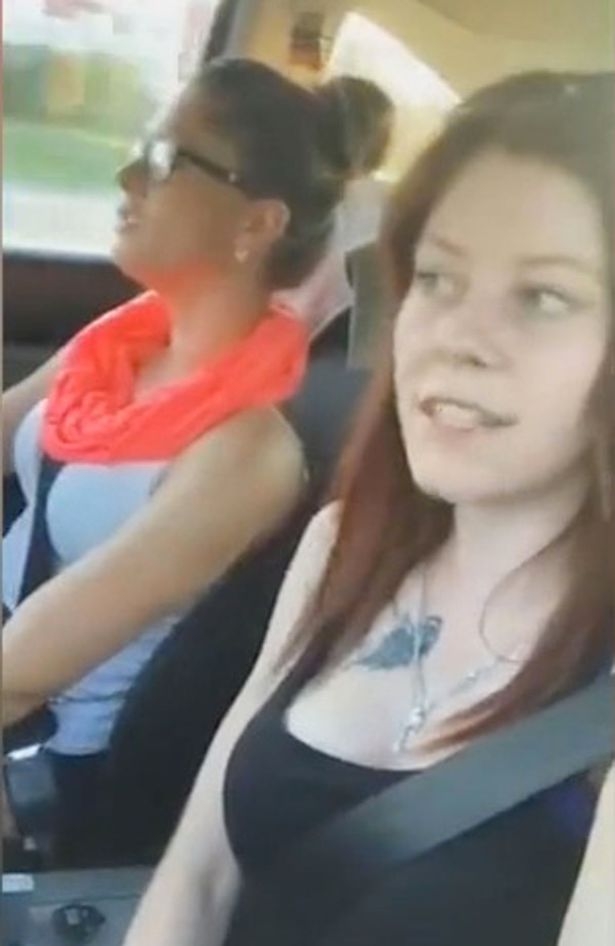 Красива чехкиня загина пред очите на стотици в мрежата (ВИДЕО 18+)