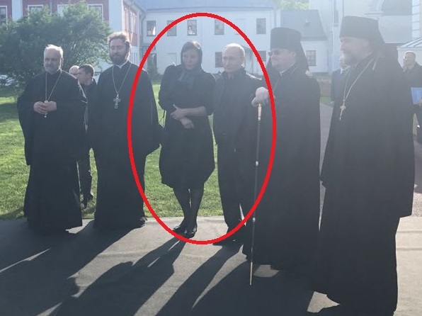 Разкриха името на неизвестната дама, която излезе от джипа на Путин при посещението му в прочут манастир (СНИМКИ)
