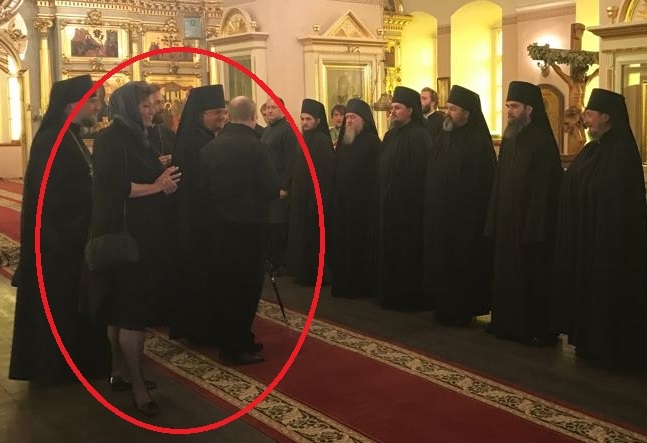 Разкриха името на неизвестната дама, която излезе от джипа на Путин при посещението му в прочут манастир (СНИМКИ)