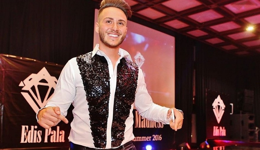 Едис Пала скандализира със СНИМКИ 18+ по парфюм и... малко хавлия 