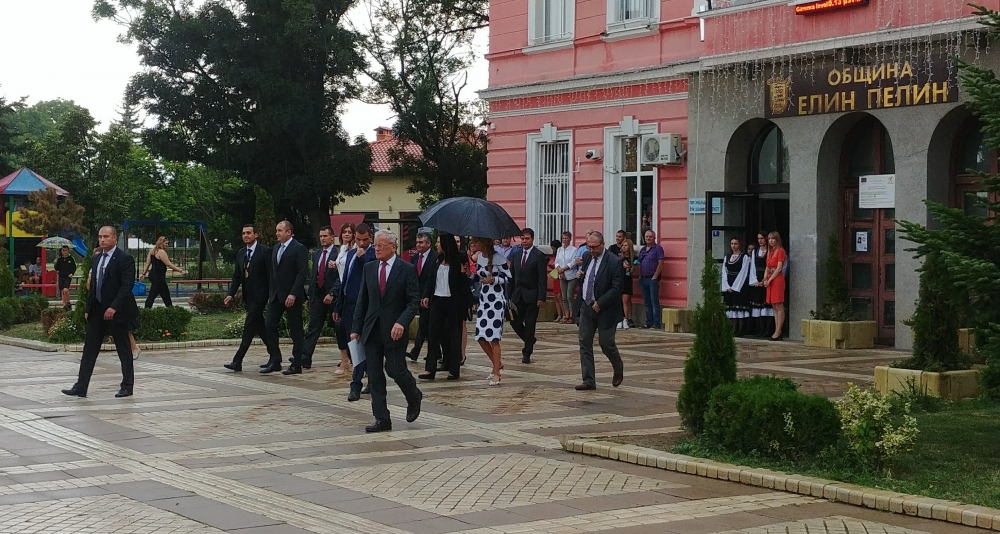 Президентът и първата дама се срещнаха с наследниците на Елин Пелин (ВИДЕО)
