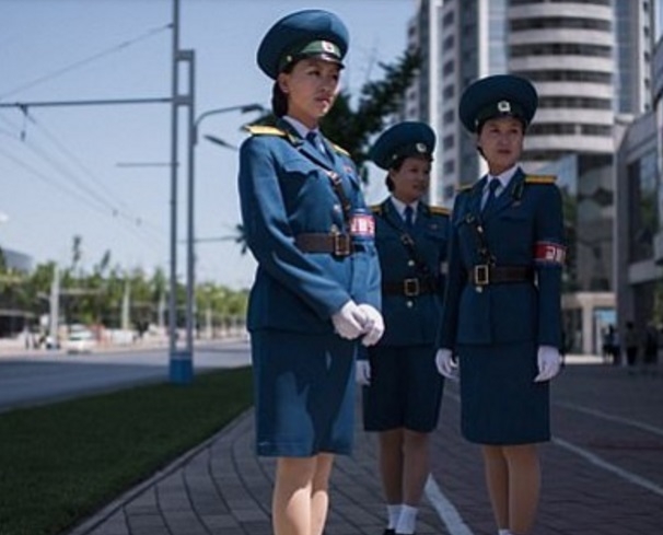 Най-красивите жени при Ким Чен Ун излизат на заслужена пенсия още на 26 години (СНИМКИ)