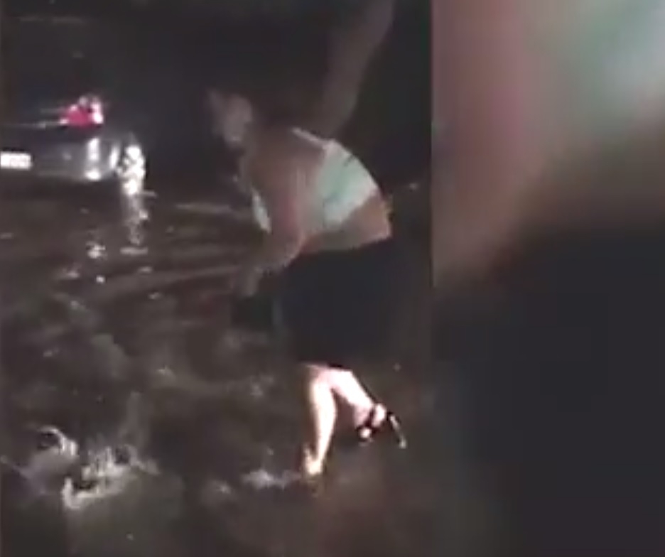 Вижте първо ВИДЕО с разрушителните последици от цунамито в Турция и Гърция!