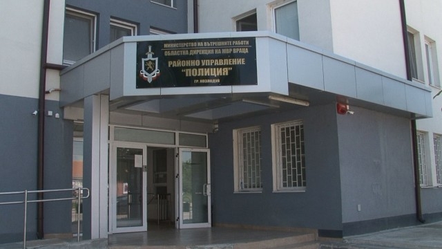 Началникът Пешко от АЕЦ Козлодуй е оня от скандалното ВИДЕО, който уволнява полицаи