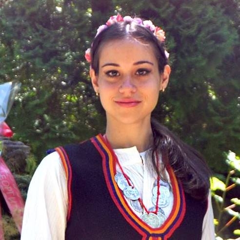 Сватбата на века в Арбанаси започна, ето я красивата булка, която вдига тържество за 4500 гости (СНИМКИ)