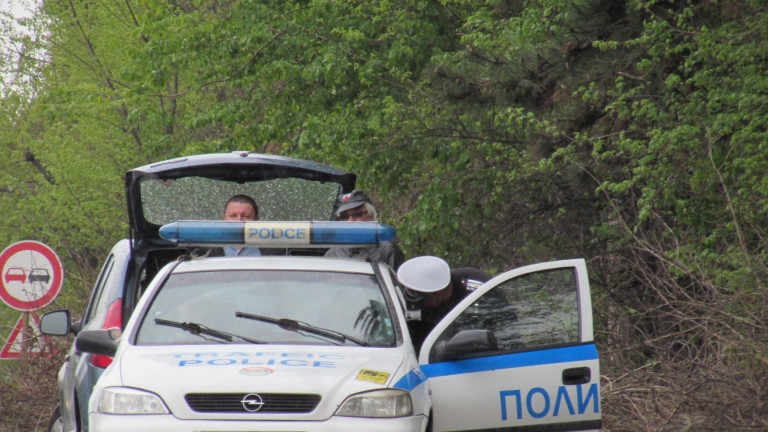 Полицията започна мащабна операция, погва трафика на хора, оръжия и наркотици