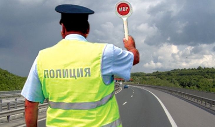 И таз добра! Катаджии спряха шофьор на камион за проверка, но когато отвориха вратата на кабината...