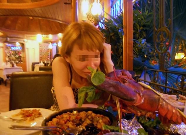 Полицаи държаха за секс робиня руска красавица и бизнес дама 10 седмици, но единият от тях се влюби и тя избяга (СНИМКИ)