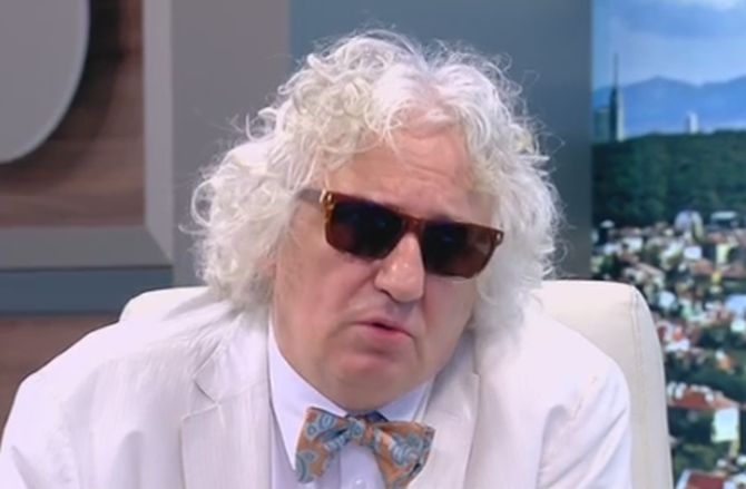 Гого Лозанов влезе с големи очила в студиото на bTV и се пошегува неудачно с побоя над Никодимов (СНИМКА)