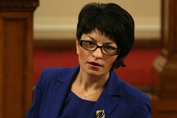 Десислава Атанасова и Жельо Бойчев се изпокараха в ефир, а червеният депутат направи голяма издънка